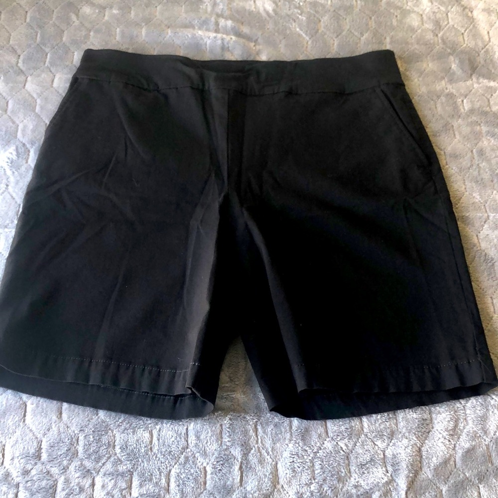 Talbots Women's Sz 12 Black Shorts pull on pockets